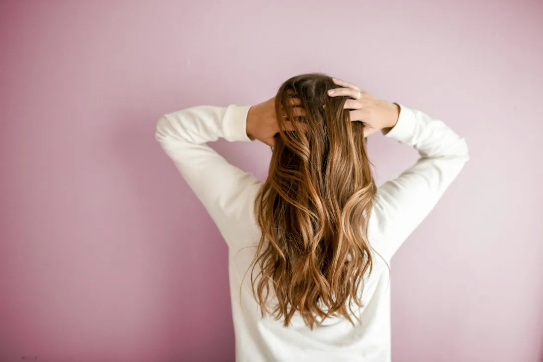 Inspiration: golden highlights and soft waves